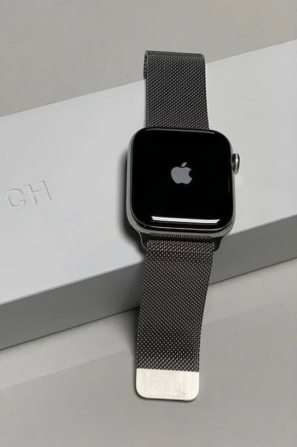 Series 11 Apple Logo Edition Smartwatch